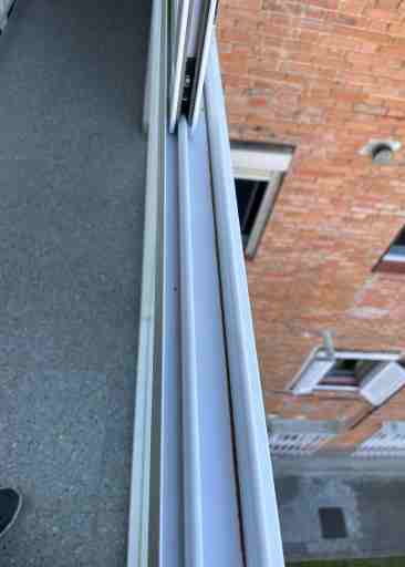 Servicio de limpieza de cristales en comunidades de vecinos en Madrid – Hispalimp