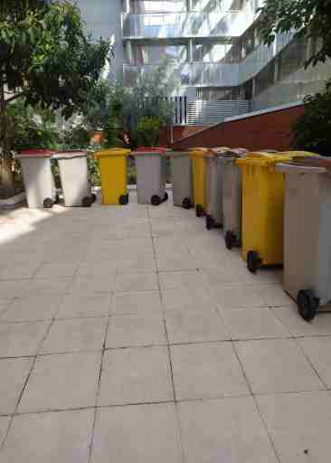 Retirada de residuos y limpieza de patios en comunidades de vecinos en Madrid – Hispalimp